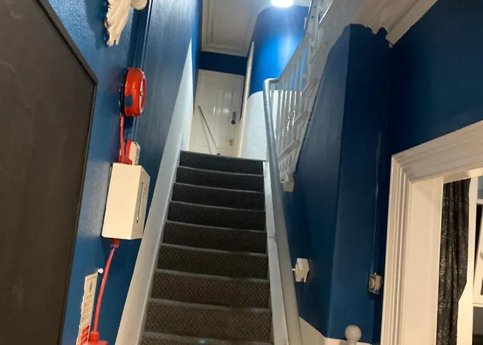Belfast Bnb Over 25S Only